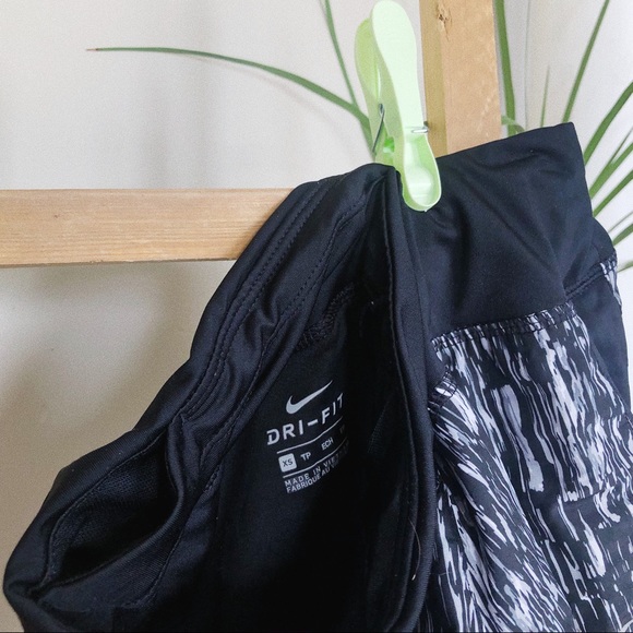 Nike Running Shorts - Picture 4 of 5